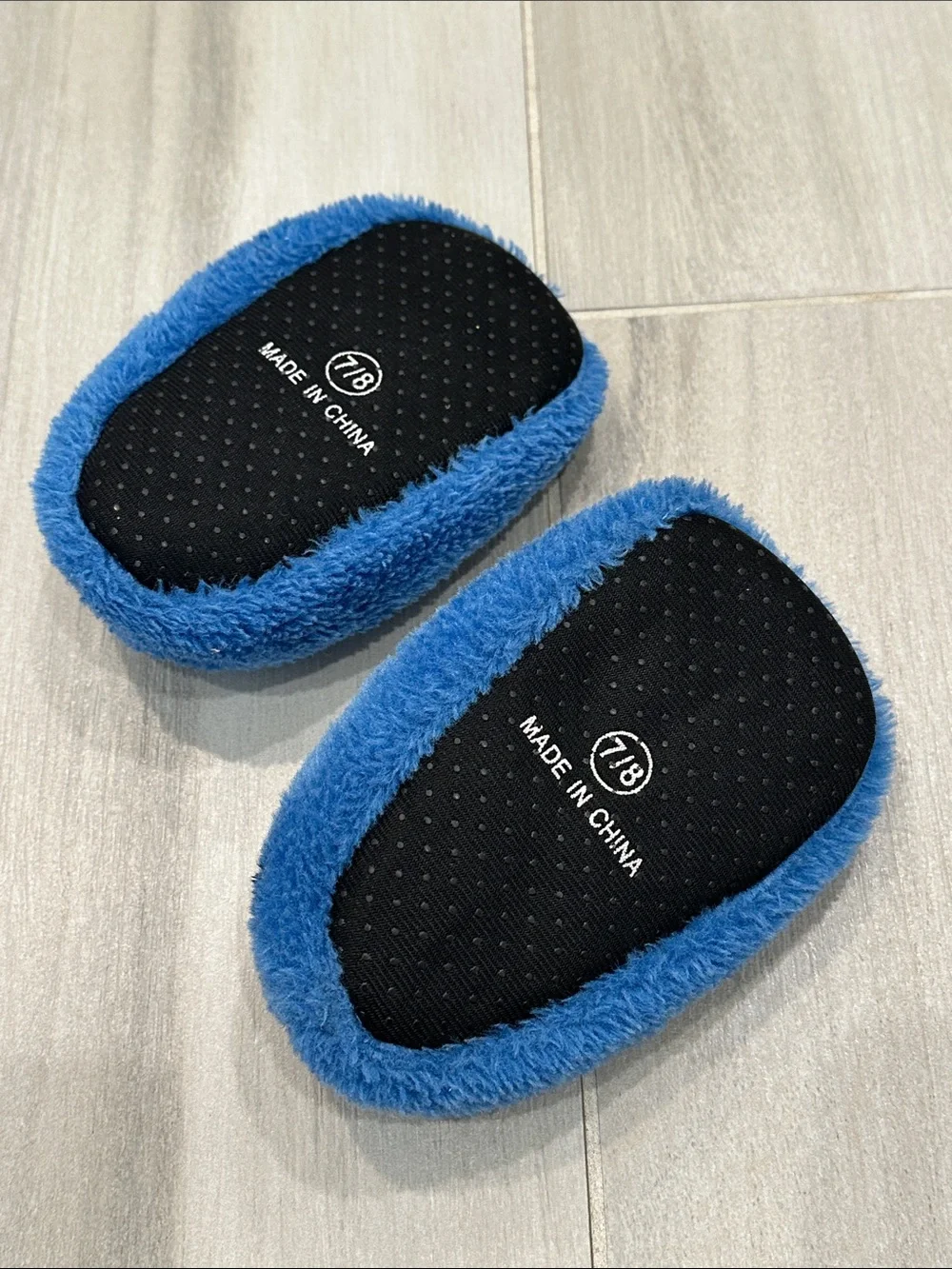 Sesame Street Toddler Size 7/8 Cookie Monster Slippers with Fun Eyes
